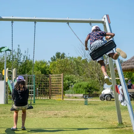 Seasonova Le Plan D'eau Camping Saint-Yrieix-sur-Charente